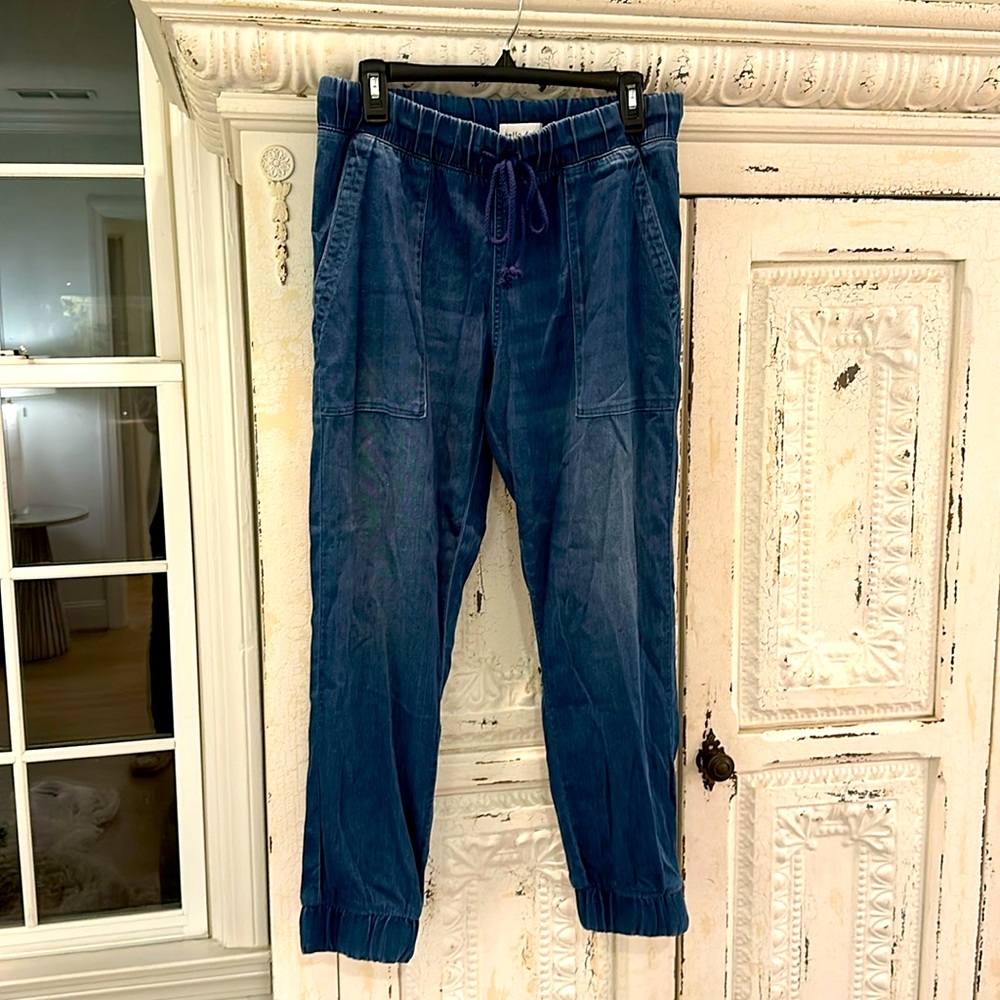 Bella Dahl brand new joggers in soft denim blue